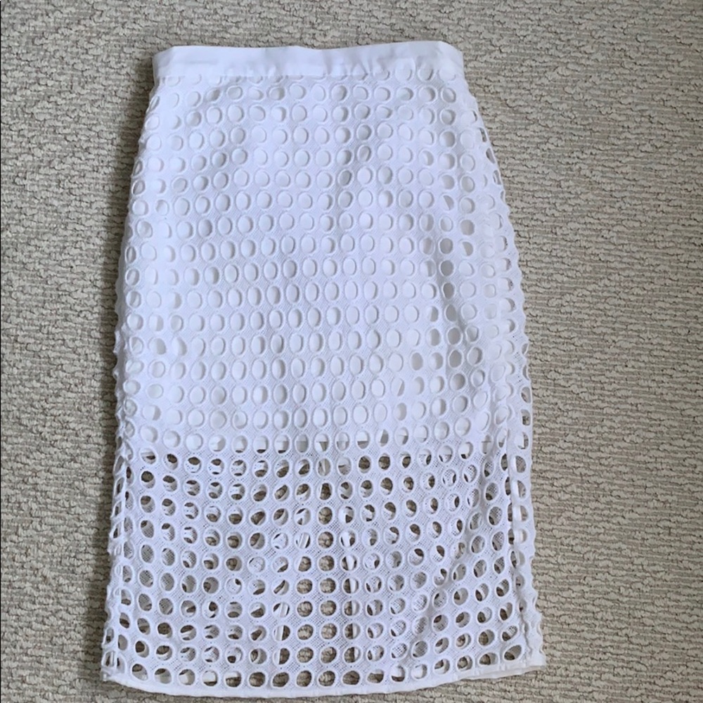 Barely used chic banana republic white skirt